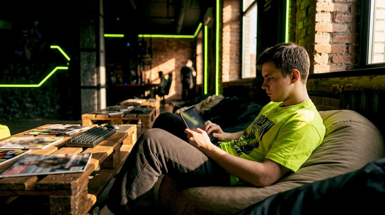 What Is Item Escrow? A Gamer's Guide to Safe Trades